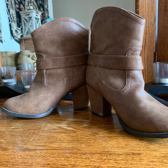 Vanity booties - Picture 3 of 5